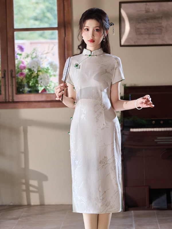 Ethereal Ivory Blossom Cheongsam – Timeless Elegance with a Modern Touch