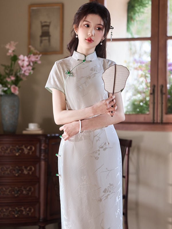 Ethereal Ivory Blossom Cheongsam – Timeless Elegance with a Modern Touch