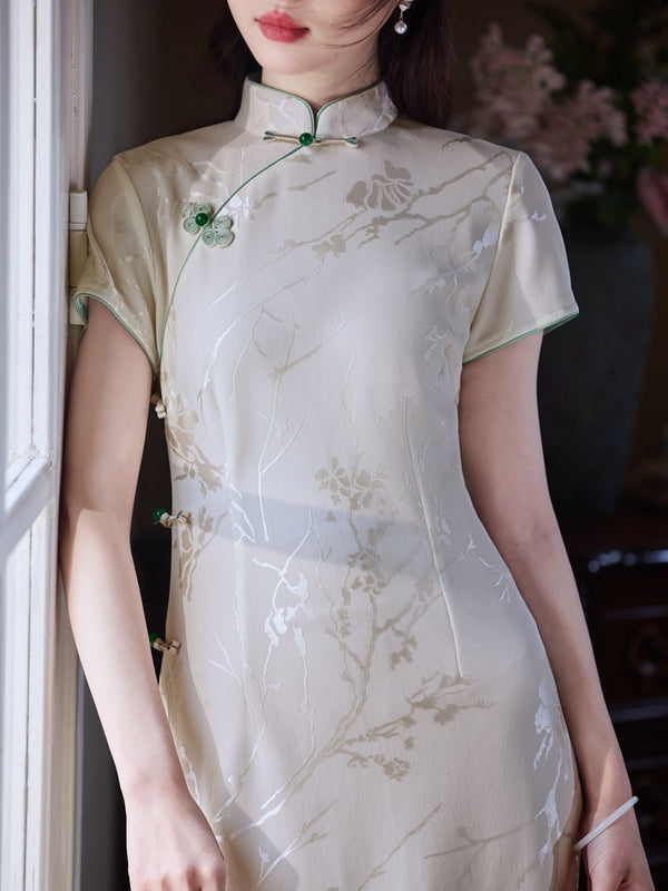 Ethereal Ivory Blossom Cheongsam – Timeless Elegance with a Modern Touch
